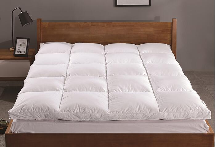 Bedding quilted fitted premium mattress pad elastic fluffy dual layer thick mattress topper